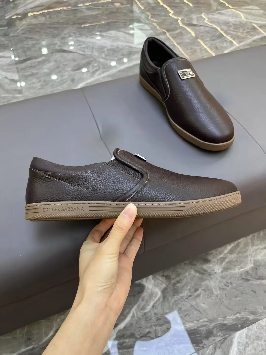 Men's Men's Shoes 💰400 [New Style] 🐝🐝DG men's calfskin sneakers Portofino Yacht shoes, simple and versatile design, unique saddle leather soles. The Dolce &G logo rear wing is the icing on the cake. Imported cowhide + rubber outsole Size: 39-44 (customized at 38.45)